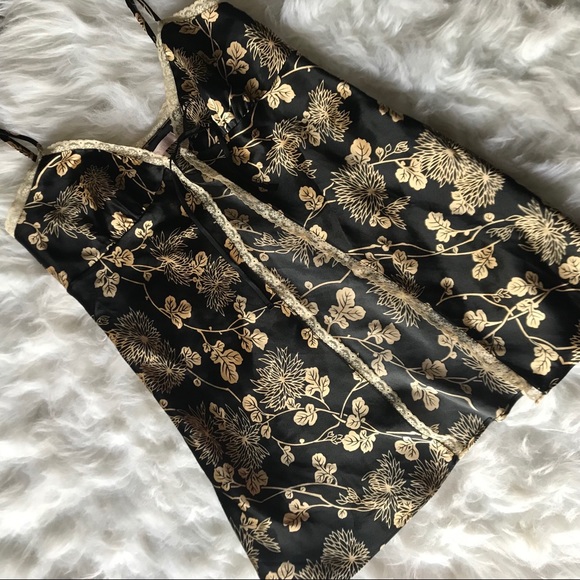 Victoria’s Secret Fly Away Lingerie XS - Picture 3 of 7